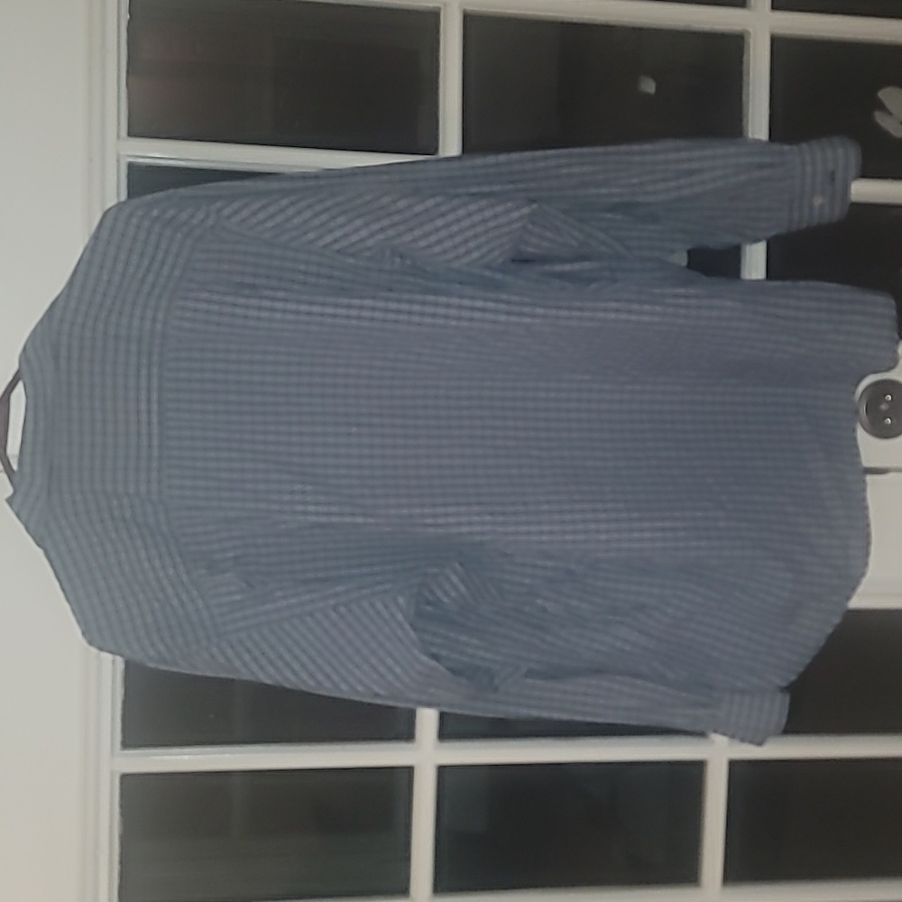 GAP Factory Store shirt - Picture 4 of 4